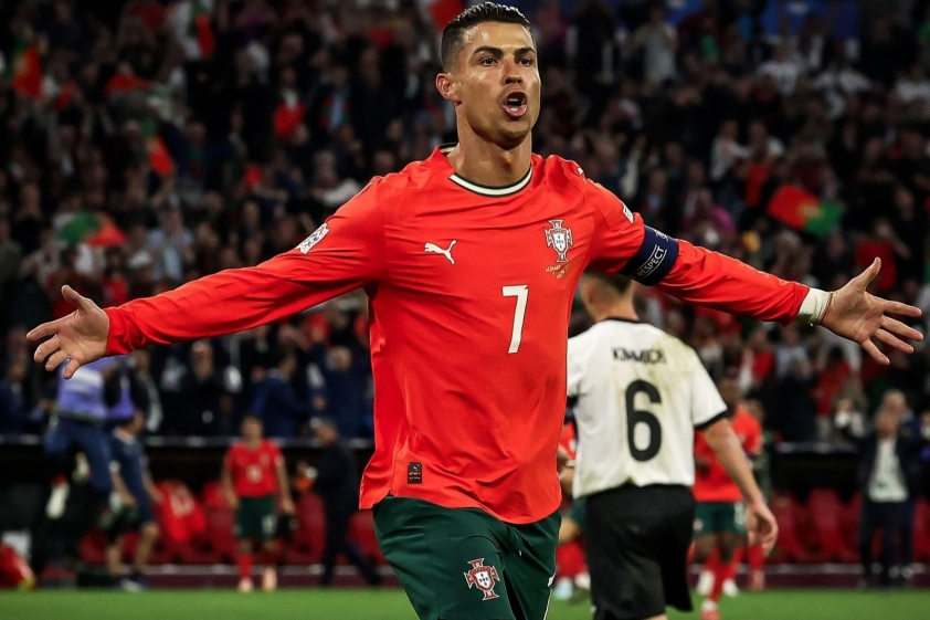 Ronaldo thốt lên 1 điều về Quả bóng Vàng 2025 681530
