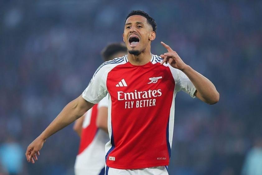 Arsenal nhận phải tổn thất lớn 705159
