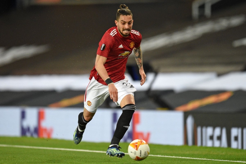 alex telles gia nhap man utd vao mua he nam ngoai