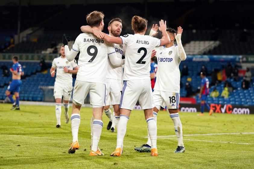 leeds voi loi choi tan cong mau lua da gay an tuong manh mua nay