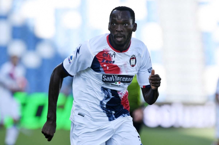simy la mot co may san ban tai serie a