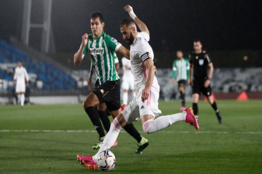 real ao trang hut hoi trong cuoc dua vo dich la liga