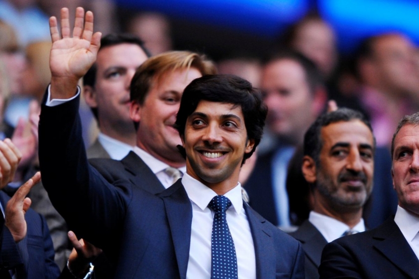 sheikh mansour da chi rat nhieu tien cho man city