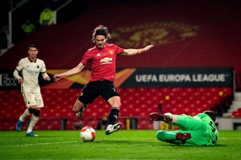 cavani se o lai mu it nhat them mot nam
