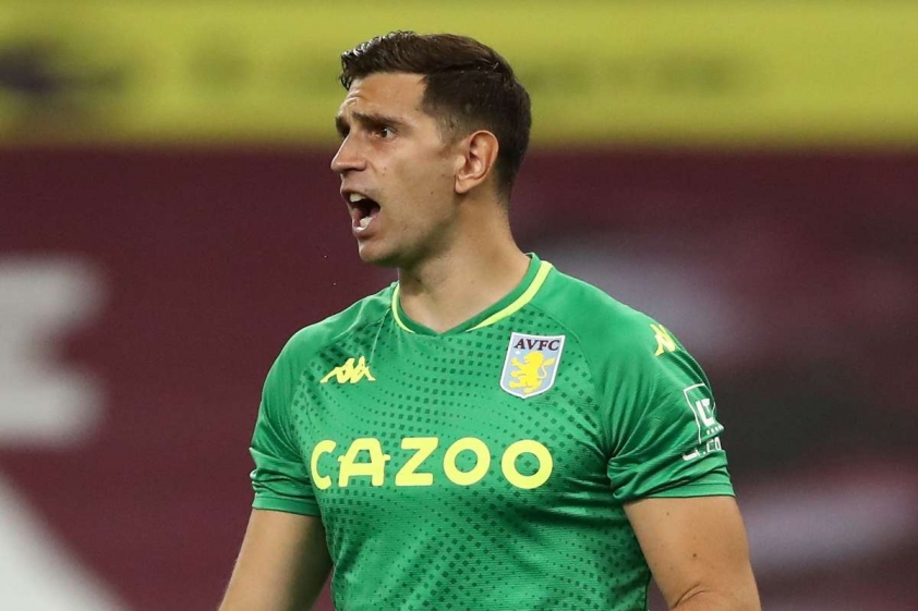 emiliano martinez giup aston villa bay cao mua nay