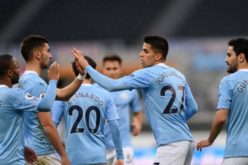 Man City tao nen cot moc dang nho