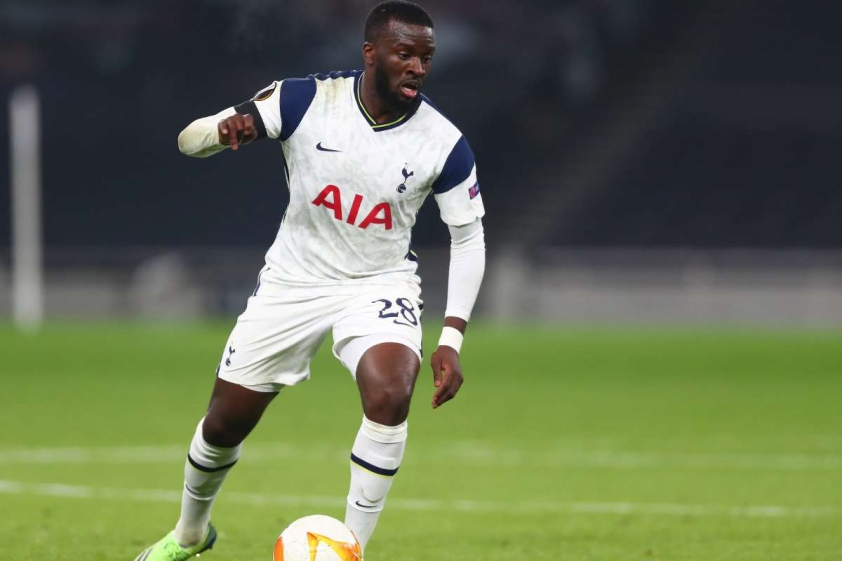 Ndombele co the thi dau da nang tren hang tien ve