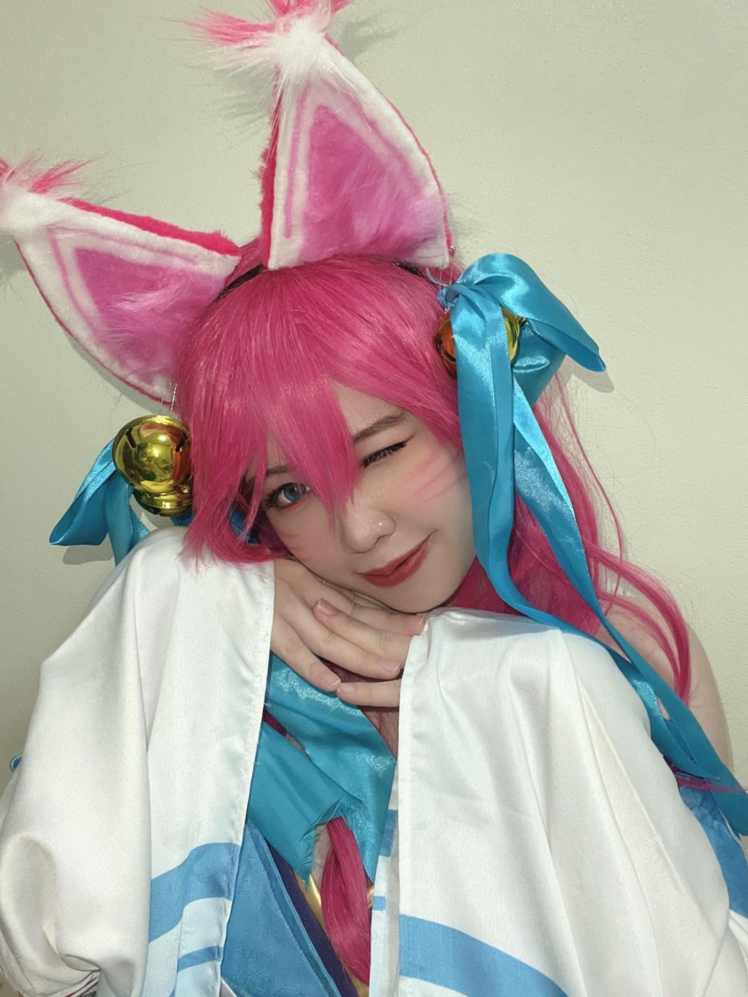Nữ tuyển thủ đội tuyển LOL Lào cosplay Ahri, Gwen khiến fan Việt ngây ngất 144632