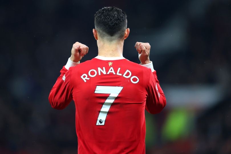 Ronaldo bị 'lên án' vì cách chơi như 'ăn tươi' đối thủ 188196