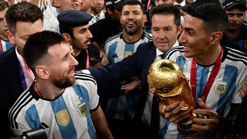 Bạn thân xác nhận Messi chưa rời tuyển Argentina 700735
