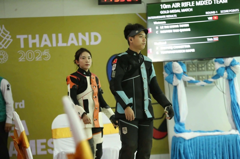 NÓNG: Bắn súng mang về  758769