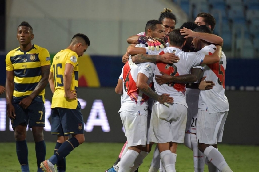 Peru chiến đấu quả cảm để giành lại 1 điểm. Ảnh: Getty