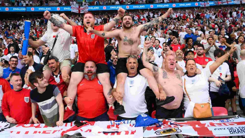 CĐV tuyển Anh yêu cầu đá lại trận chung kết Euro 2021-62131