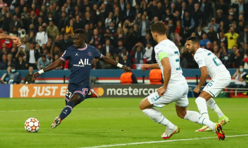 Gueye mở tỷ số cho PSG. Ảnh: Getty