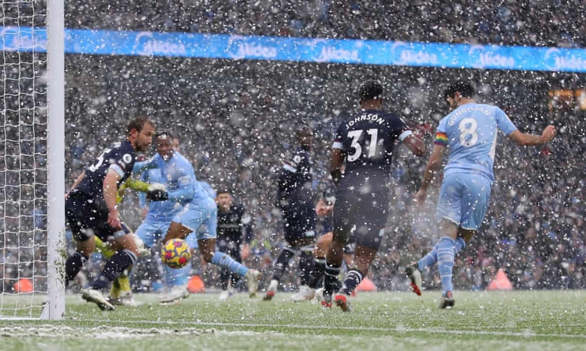 Gundogan ghi bàn mở tỷ số cho Man City. Ảnh: Getty