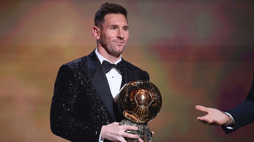 Messi đoạt Quả Bóng Vàng 2021. Ảnh: Getty