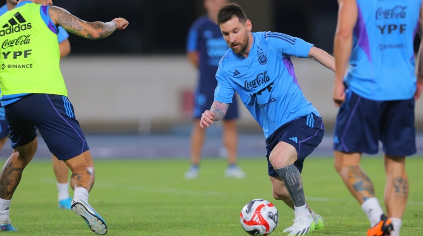 Messi tạo ra 'địa chấn' khi đến Trung Quốc đá giao hữu 291544