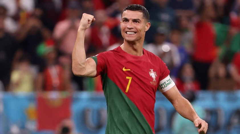 Ronaldo lập kỷ lục mới, HLV tuyển Bồ Đào Nha hết mực ca ngợi 293739