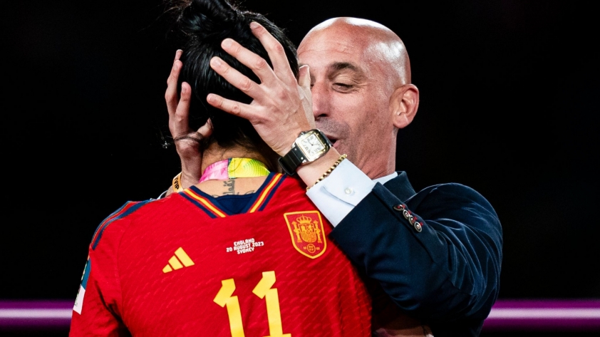 Kết thúc bất ngờ, Real và Barca bị loại khỏi C1 dù không sai phạm? 320042