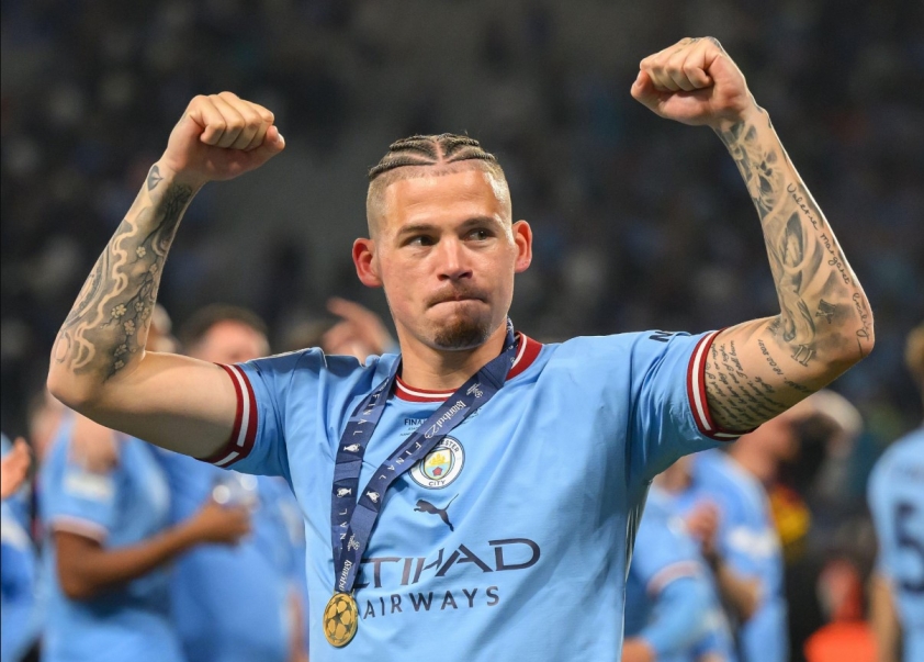 Phong độ kém thuyết phục, sao Man City bị đẩy lên TTCN đầy phũ phàng 323333