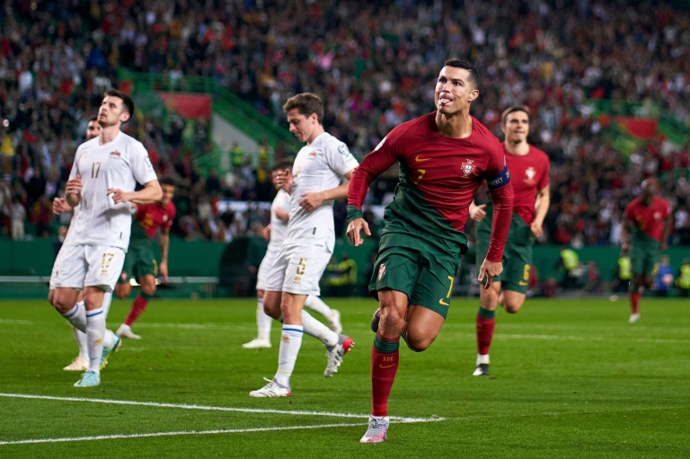 Thắng tưng bừng, HLV tuyển Bồ Đào Nha khẳng định sự thật đau lòng về Ronaldo 325883