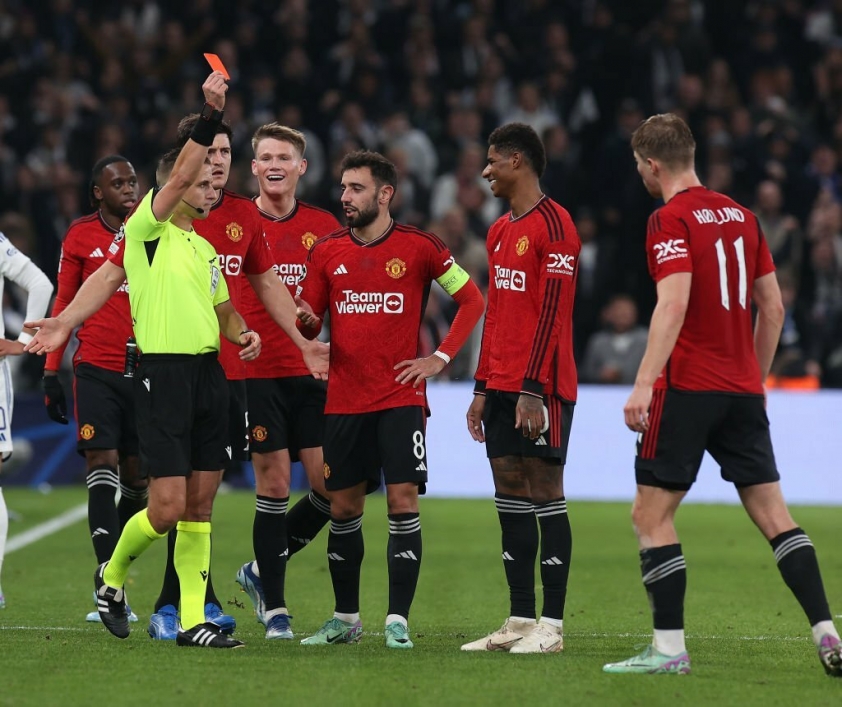 MU thêm khó, UEFA ra phán quyết nặng với tấm thẻ đỏ của Rashford 354610