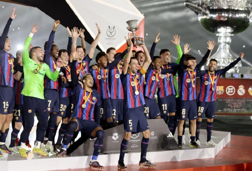 CHÍNH THỨC: Xavi Hernandez bị Barca sa thải 468728