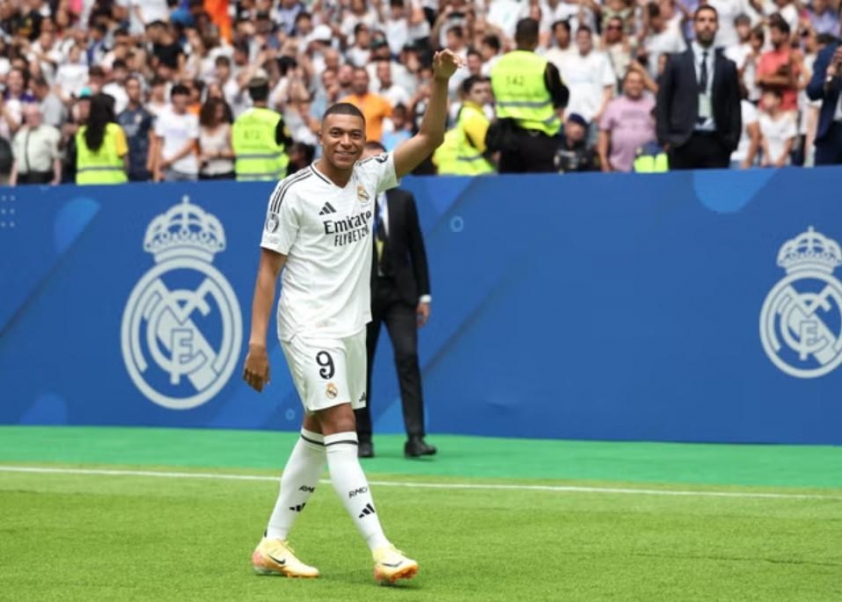 Kylian Mbappe lập kỷ lục hoành tráng ngày ra mắt Real 498789