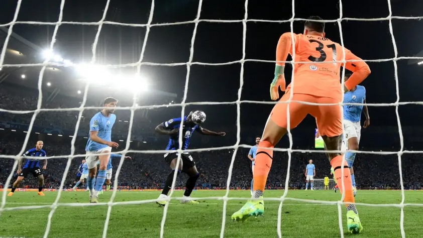 Bàn luận về Barca, Pep Guardiola không quên lôi Lukaku ra chế giễu 294427