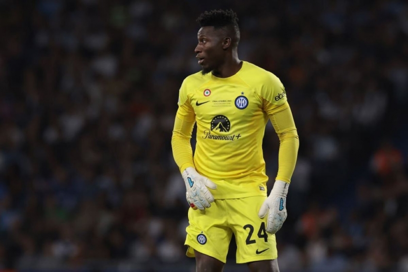 Thi đấu tệ trên sân, Maguire hóa 'người hùng' khi có thể giúp MU mua người thay thế De Gea 299702