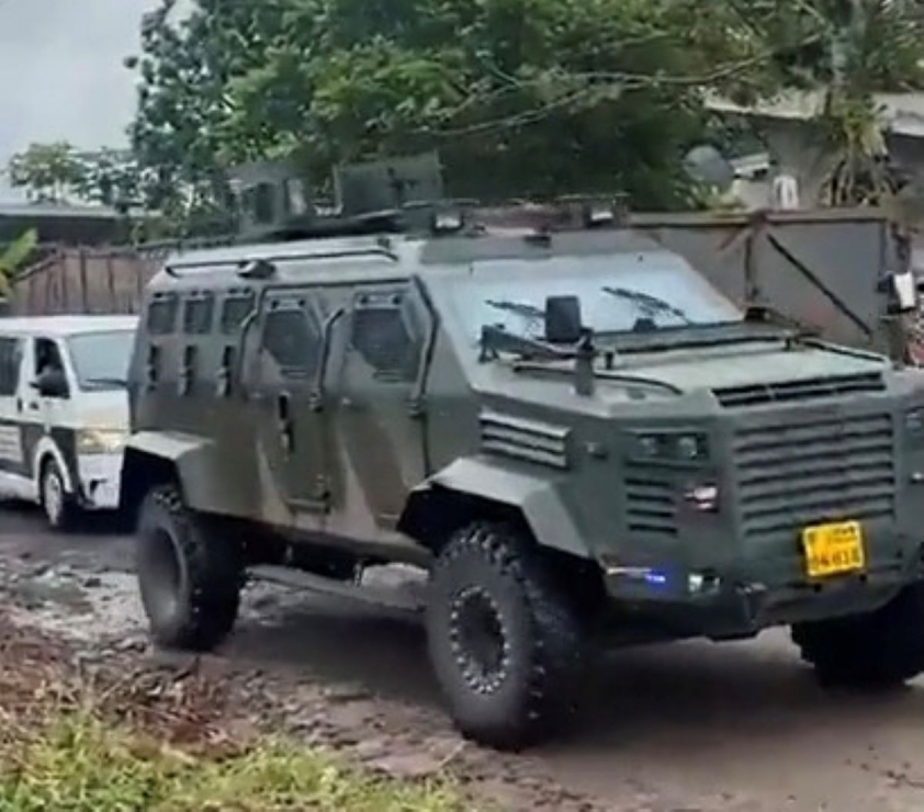 Về thăm quê cha, Mbappe gây choáng khi di chuyển bằng phương tiện đặc biệt 301828