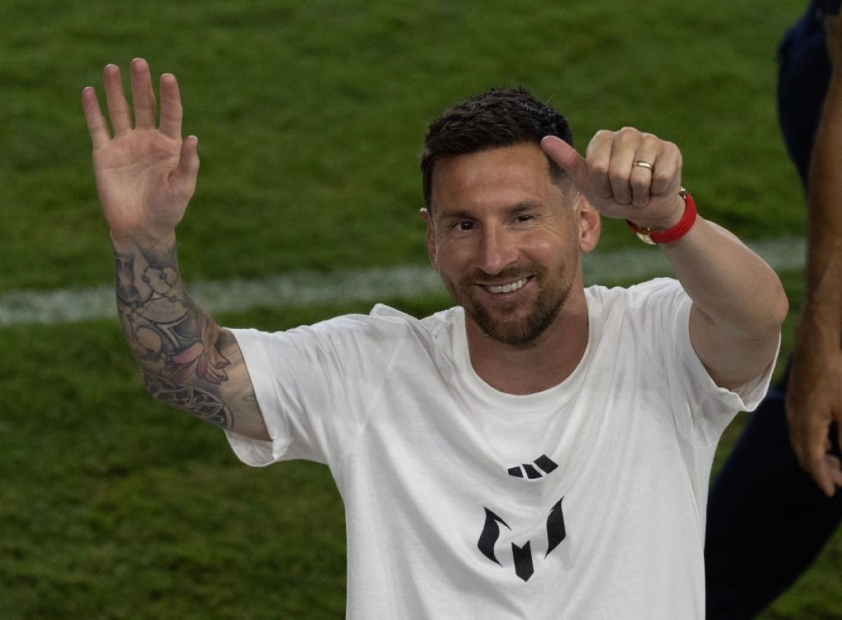 Trước trận ra mắt, Messi được HLV đối thủ khen ngợi là 'siêu hạng' 304407