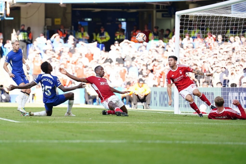 Chelsea thua sốc, người hâm mộ lại lắc đầu ngao ngán các tân binh 321747