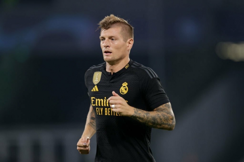 Thi đấu bền bỉ, 'thánh chuyền bóng' lập luôn kỷ lục vĩ đại cùng Real Madrid 336658