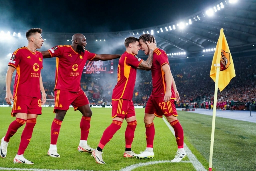 Không thể cản phá Lukaku, Roma có khởi đầu trọn vẹn tại Europa League 347209