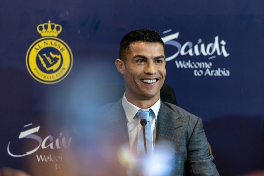 Yên ổn tại Ả Rập, Ronaldo lập tức nhận tin sét đánh tại Tây Ban Nha 352230