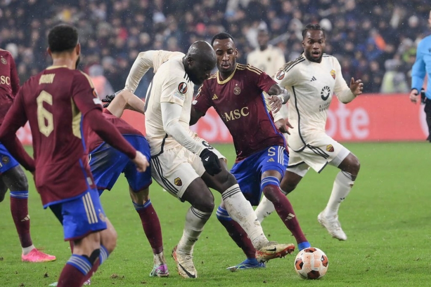 Chia điểm tiếc nuối tại Thụy Sĩ, Roma bỏ lỡ cơ hội bứt phá tại Europa League 365339