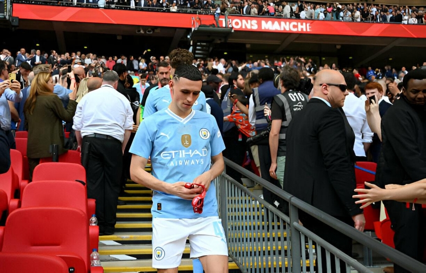 Chùm ảnh: Man City thất thần vì mất chức vô địch FA CUP 469363