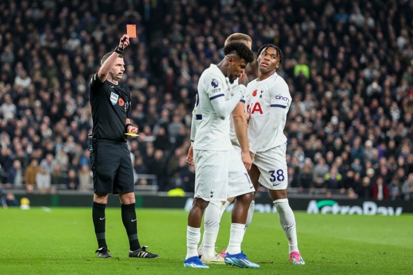 Tottenham nhận 2 thẻ đỏ, Chelsea thắng tưng bừng trong trận derby hỗn loạn 352615