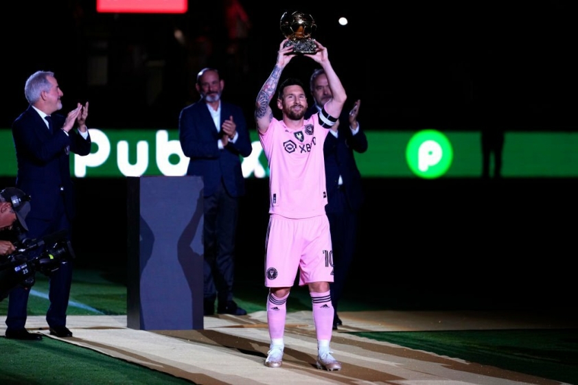 Niềm vui không trọn vẹn, Messi im tiếng trong ngày tri ân Quả bóng Vàng với Inter Miami 354941