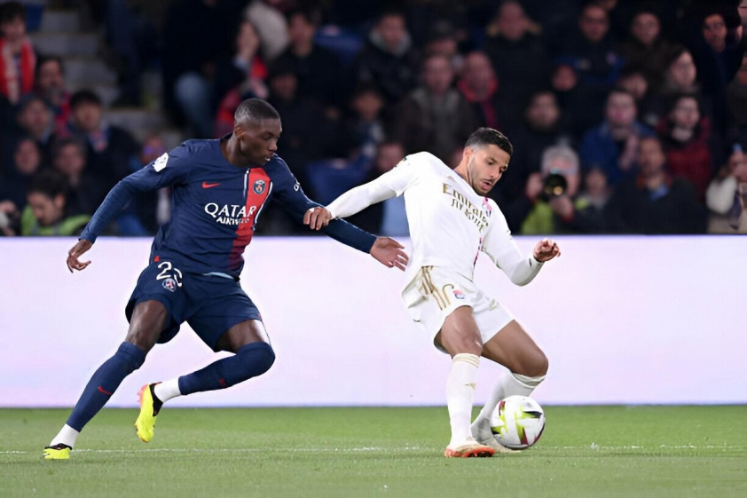 Mbappe dự bị, PSG vẫn đại thắng Lyon