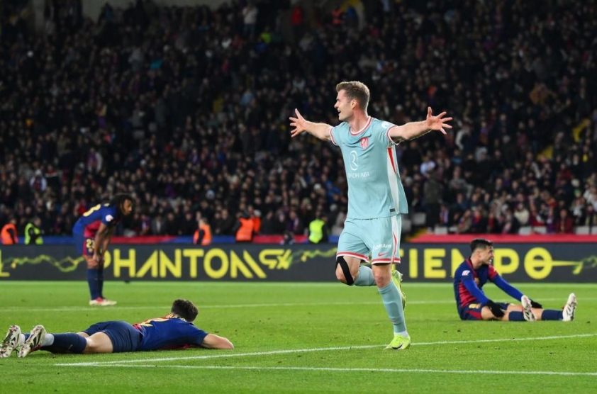 Barca trả giá đắt vì bạc bẽo với Xavi-572949