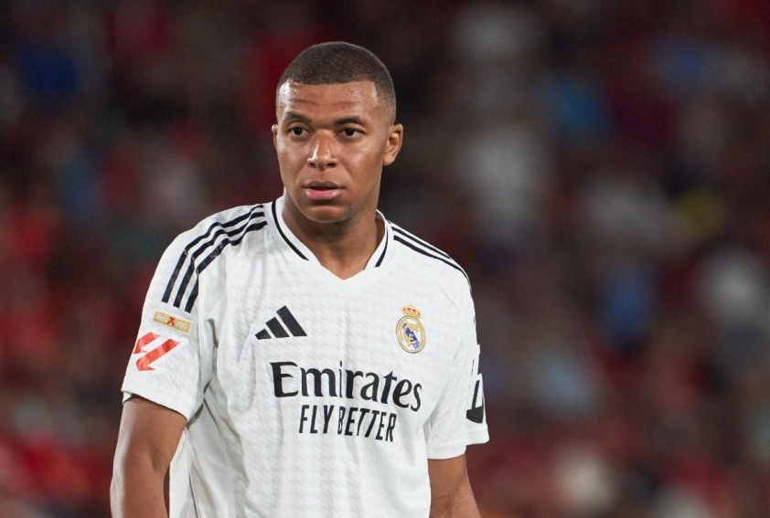 PSG có thể bị cấm dự Champions League vì Mbappe-579718