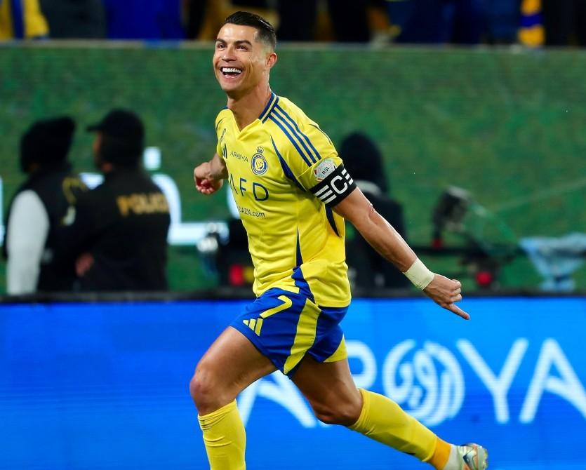 Ronaldo 'khai xuân' 2025 với kỷ lục không ai sảnh-580971