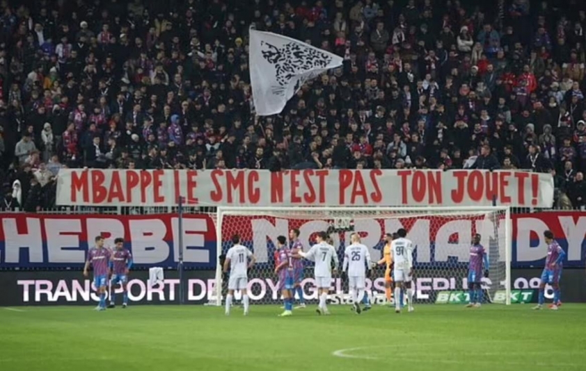 Mbappe bất ngờ bị NHM biểu tình phản đổi 587484