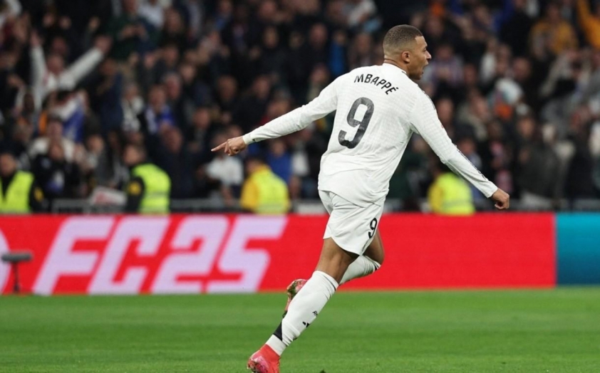 Lewandowski 'khó thở' vì Kylian Mbappe-593950