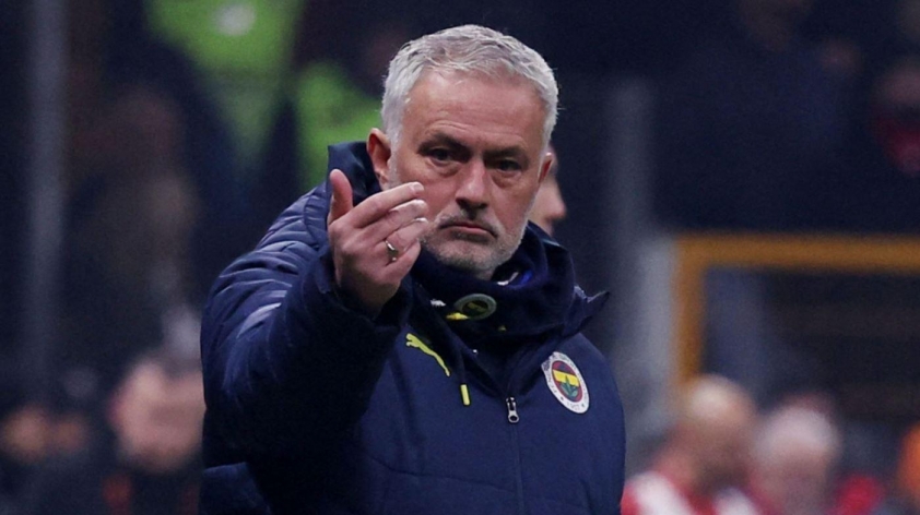 Mourinho sắp bị cấm chỉ đạo tới 10 trận-597959