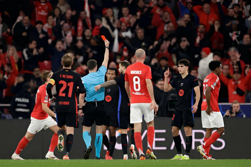 Trực tiếp Benfica 0-1 Barca: Szczesny cứu thua-600773