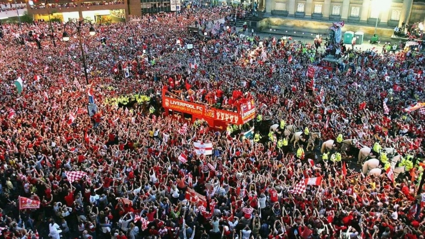 Chùm ảnh Liverpool ăn mừng chức vô địch NHA 2024/25: Đêm không ngủ ở Anfield 627144