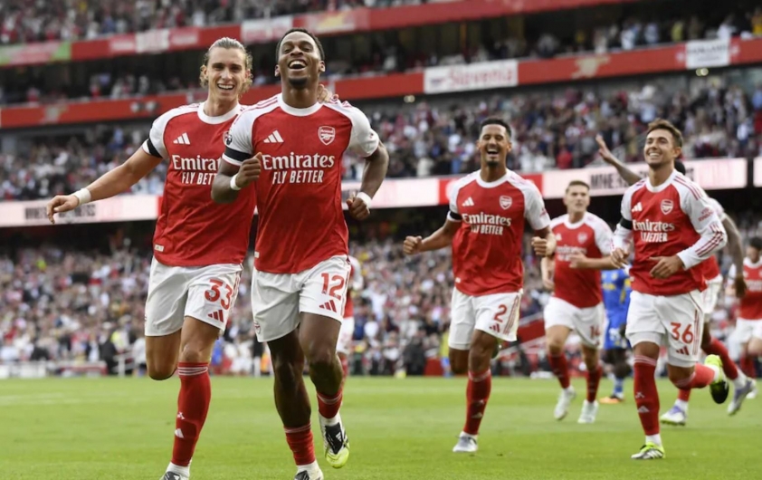 Trực tiếp Arsenal 4-0 Leeds: Arsenal cầm nhịp trận đấu-690813